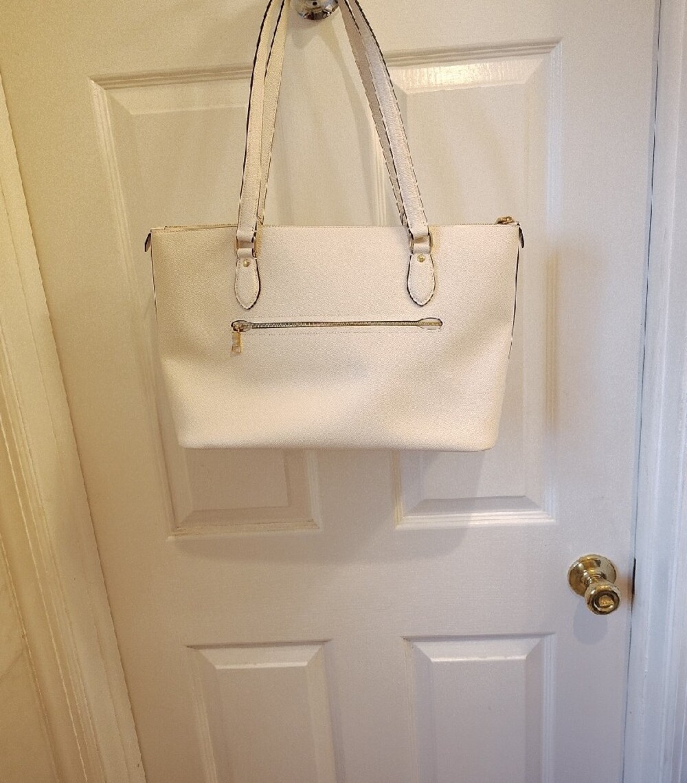 Coach Cream Gallery Leather Tote with Gold Logo - Picture 4 of 11